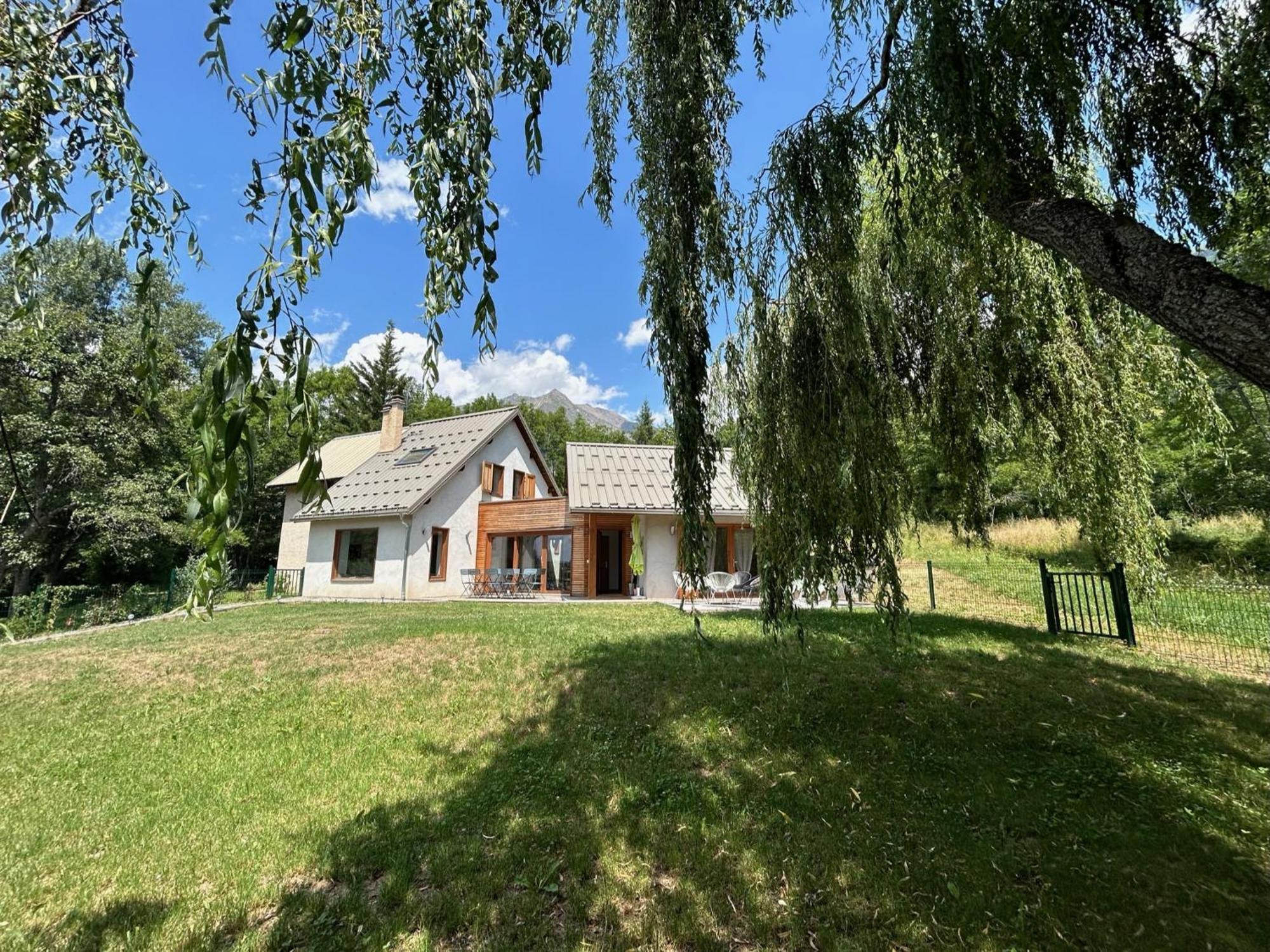 Maison Refaite A Neuf En Pleine Nature Puy-Saint-Eusebe Zewnętrze zdjęcie